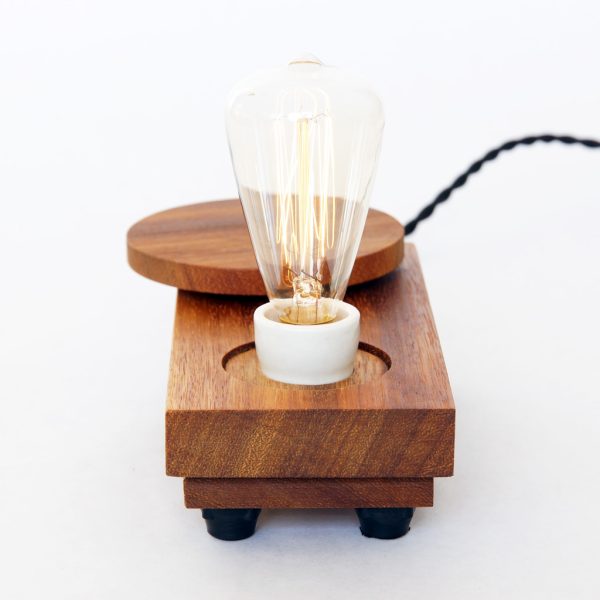 Lamp 'Schijf klein’ | Iroko hout | Edison gloeilamp | messing | stoffen snoer