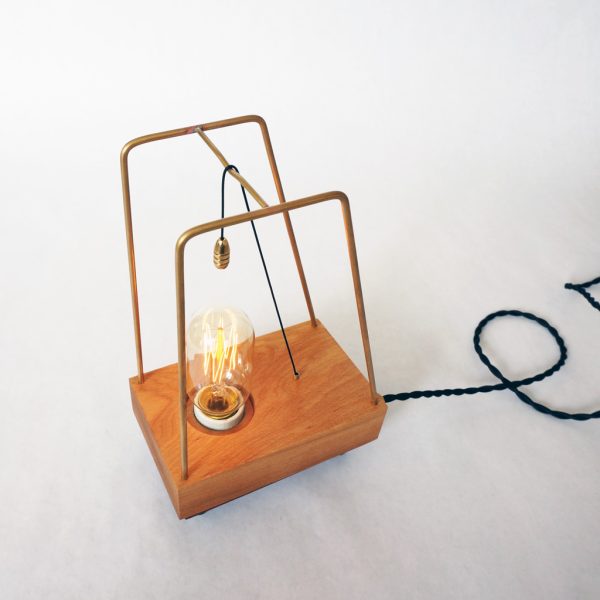 Lamp ‘Trek’ | messing en hardhout | Edsion tafellamp