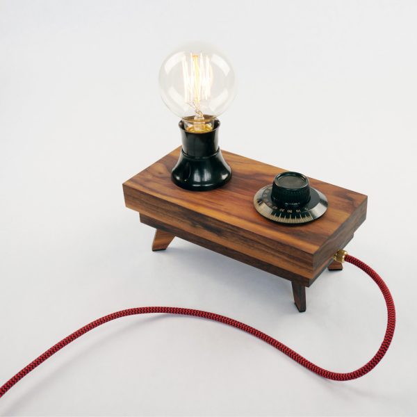 Lamp ‘Dail’ | Notenhout | G80 Edison | bakeliet | vintage