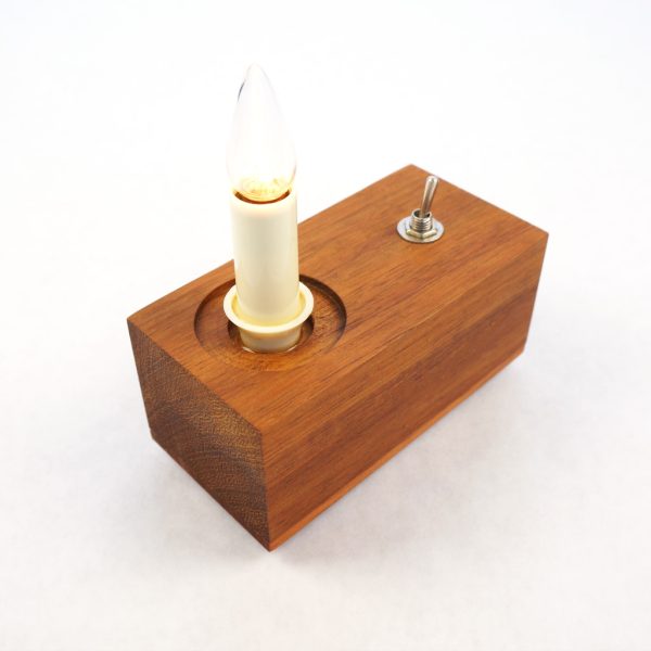 Lamp ‘Kaars’ | Iroko hout | Christmas light | 9v batterij